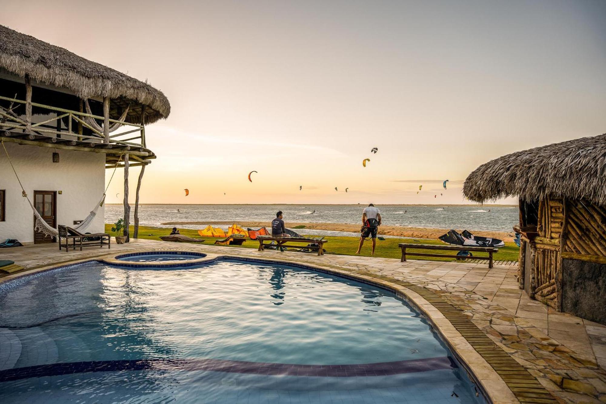 7 Beaufort - Kitesurf Pousada Itarema Eksteriør billede